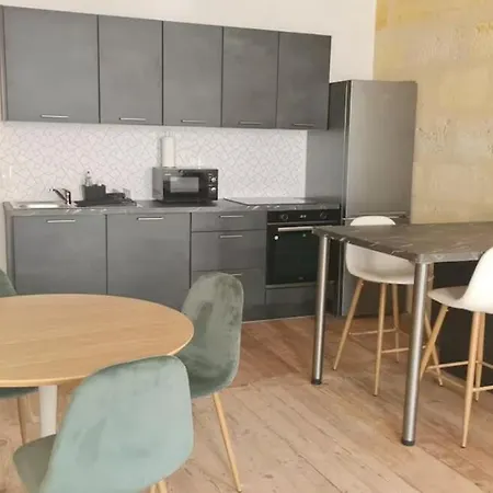 Apartment 4- Hypercentre, Free Parking, Clim, Wifi, Netflix